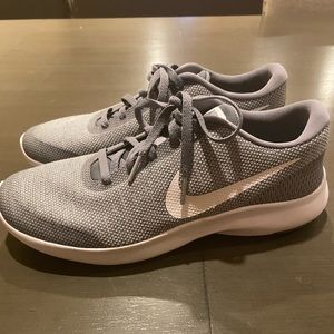 Nike running shoes -New without box